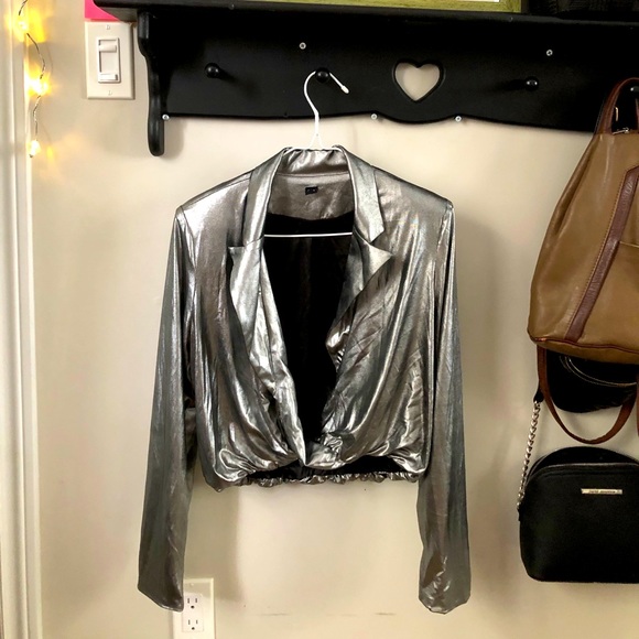 Silver Collared Shrug - Picture 1 of 3